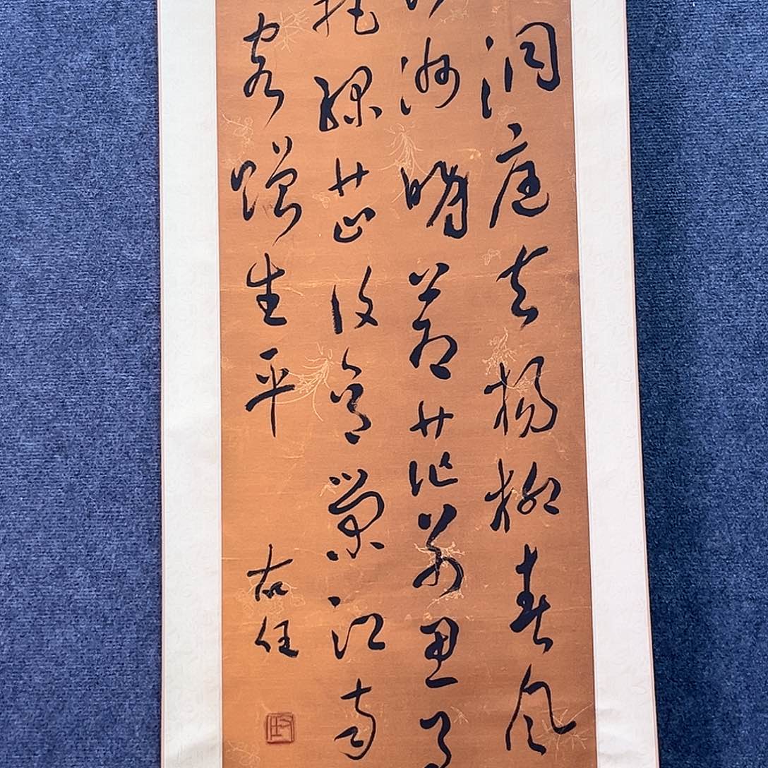 隔空玻璃幕柱设计成拱形玻璃