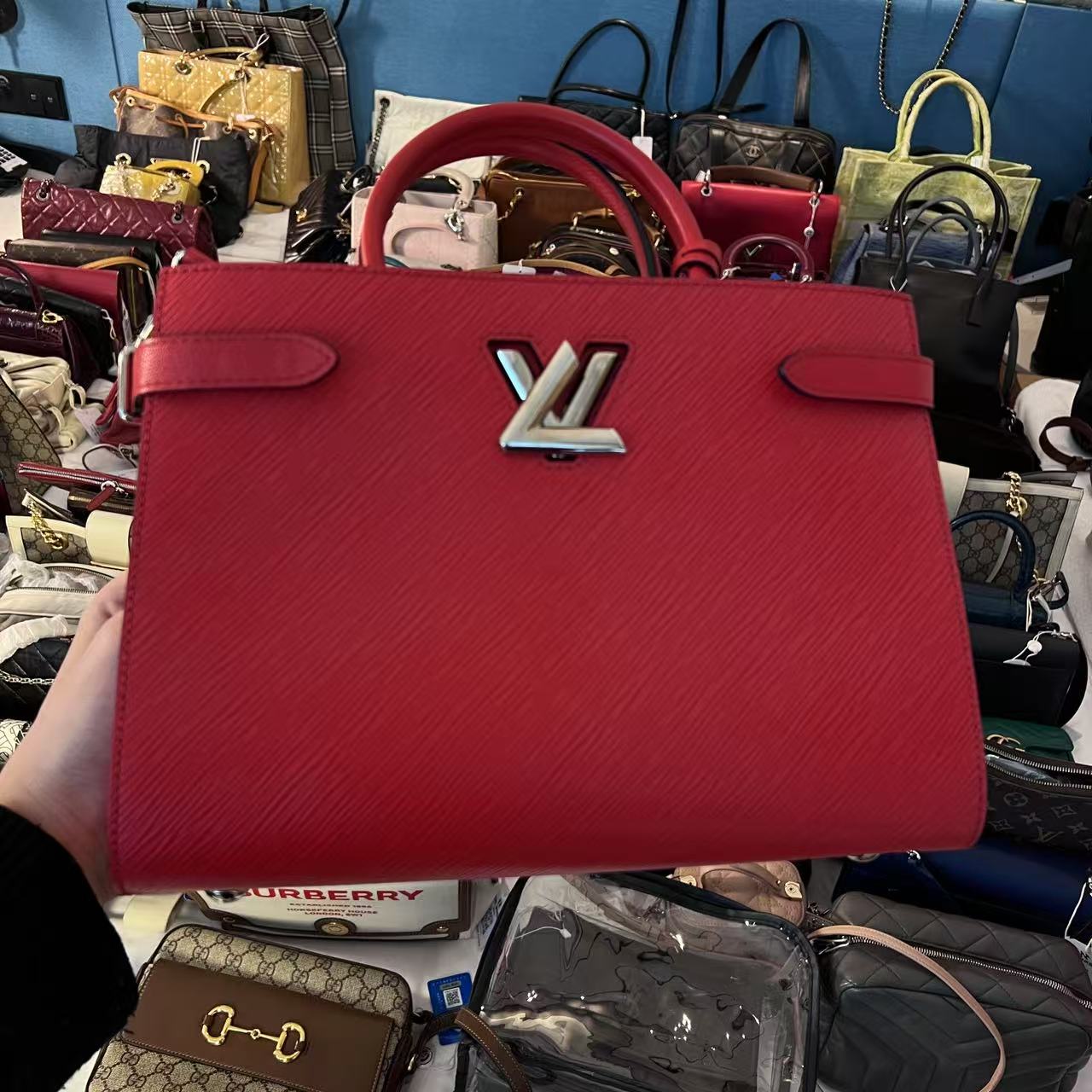95新 LouisVuitton/路易威登 红色扭一扭手提包/龙龙在包展