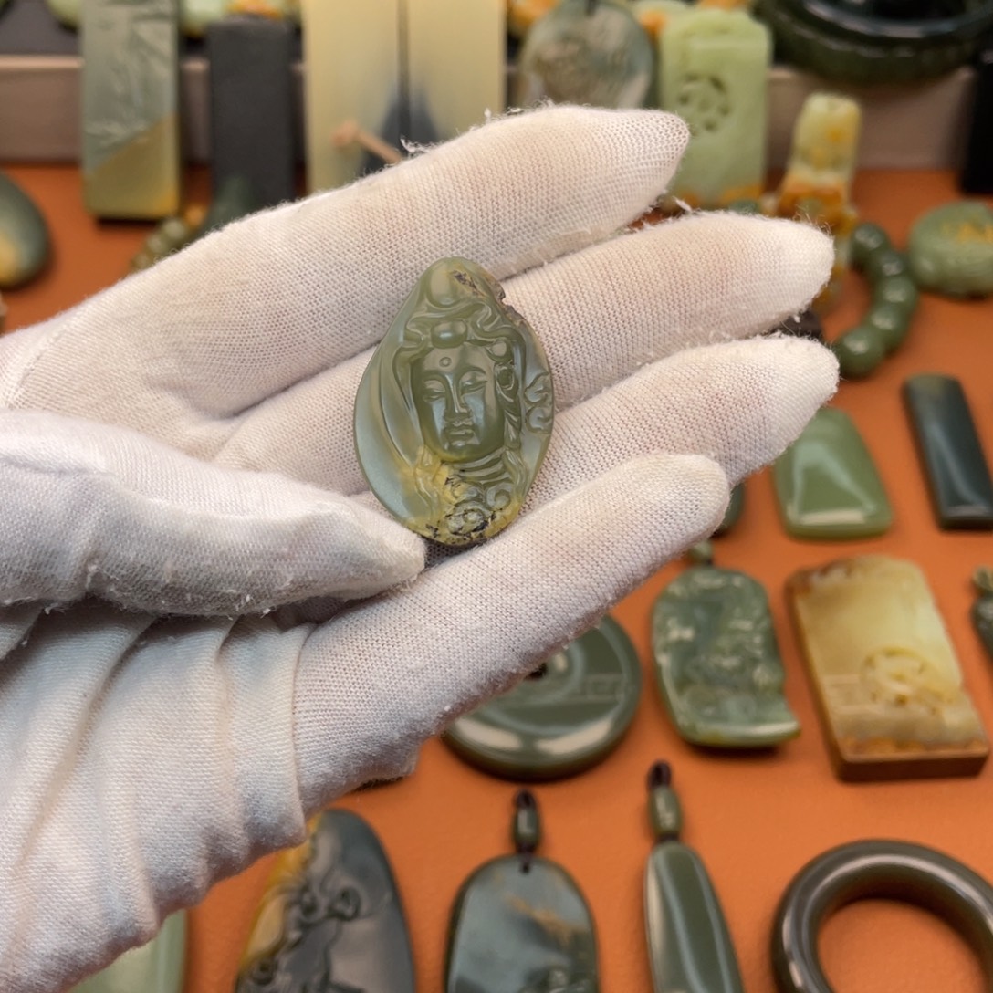 岫岩老玉（透闪石质玉）未镶嵌挂件