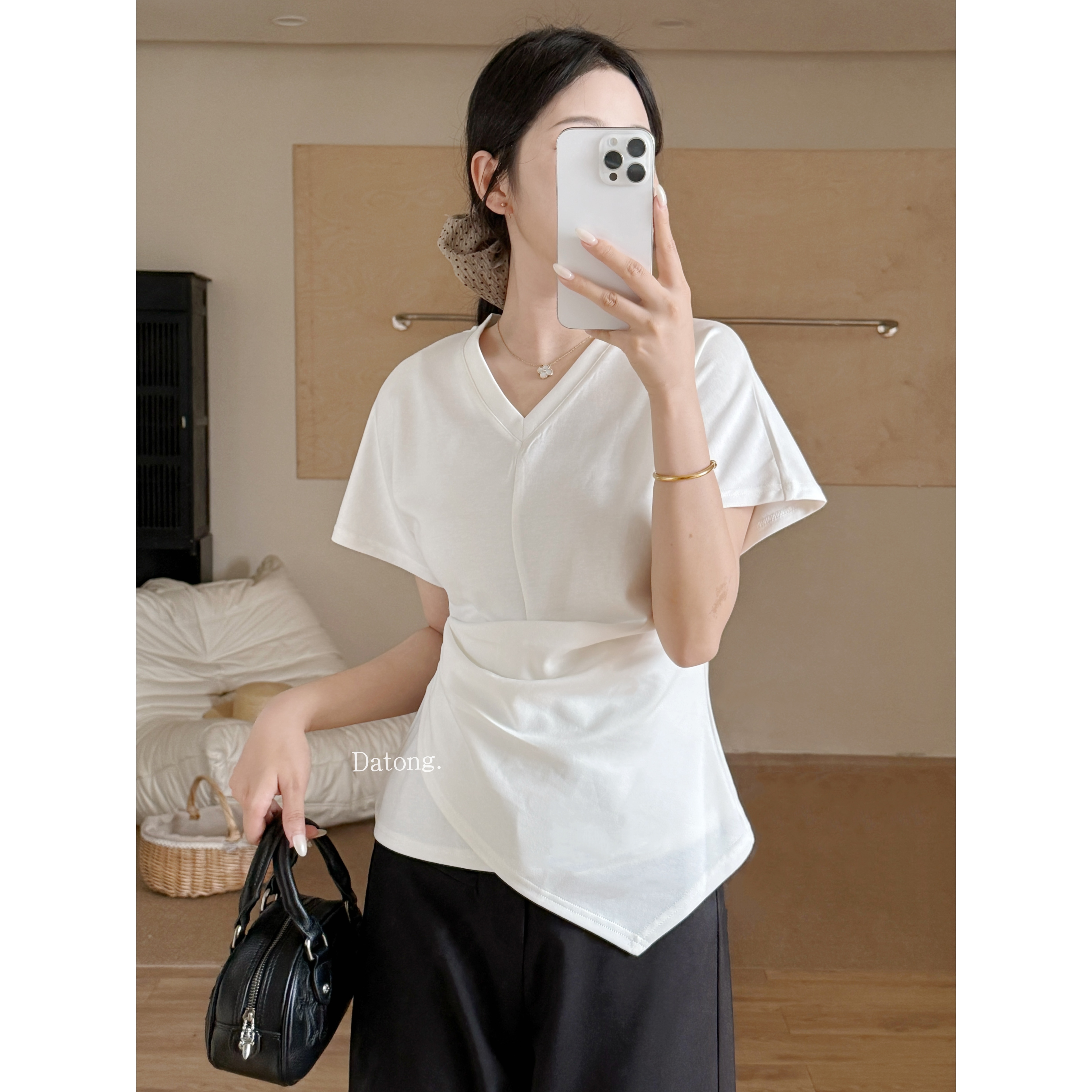 【Datong】夏季新款简约设计感V领收腰不规则短袖T恤女