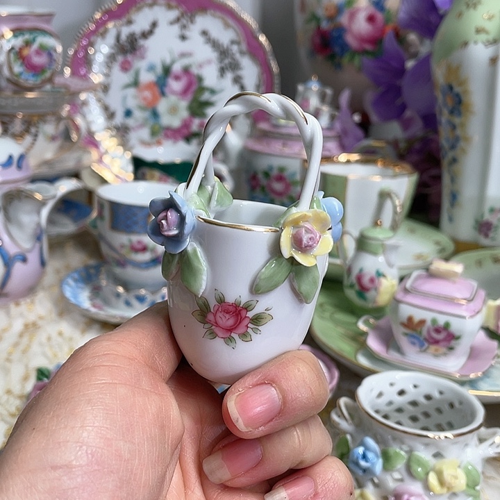 瓷片摆件，摆件，摆件。摆件摆件。摆件