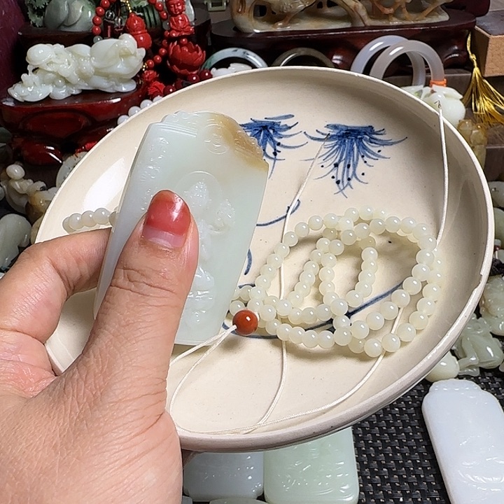 医***心瓷片新号开播瓷盘一件