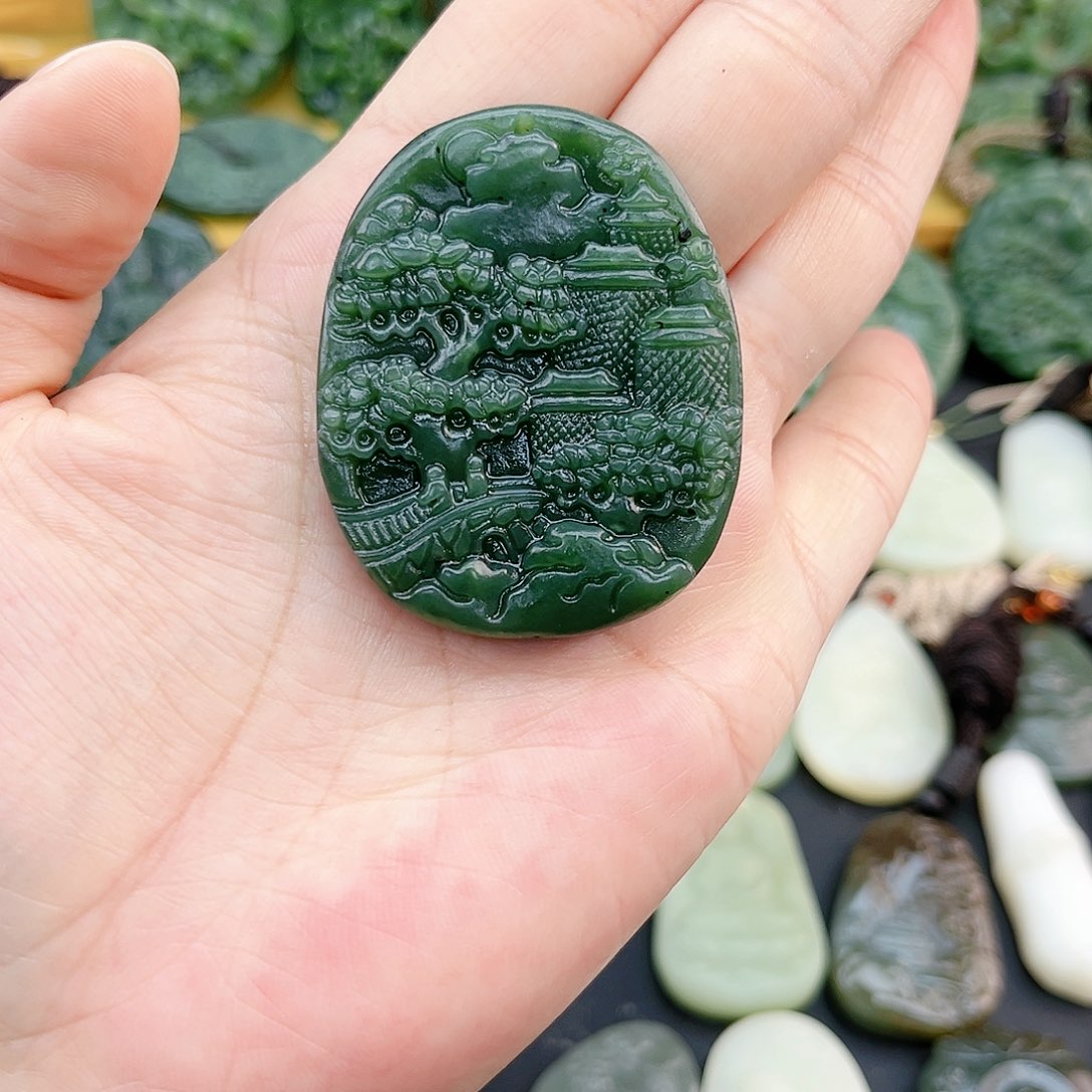 和田玉未镶嵌颈饰