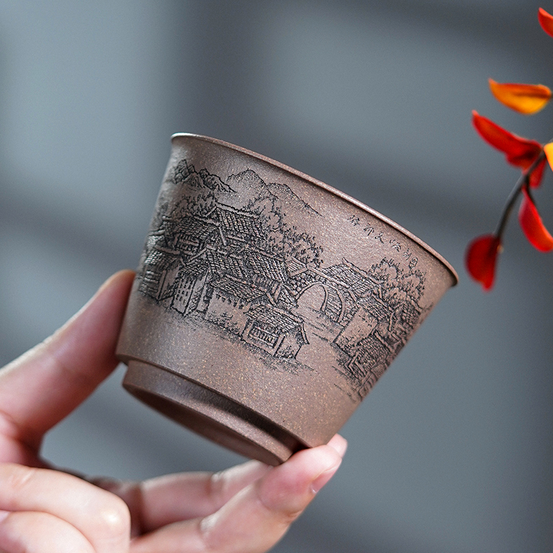 宜兴精品紫砂主人杯全手工立体刻绘江南水乡高温红降坡大马蹄杯