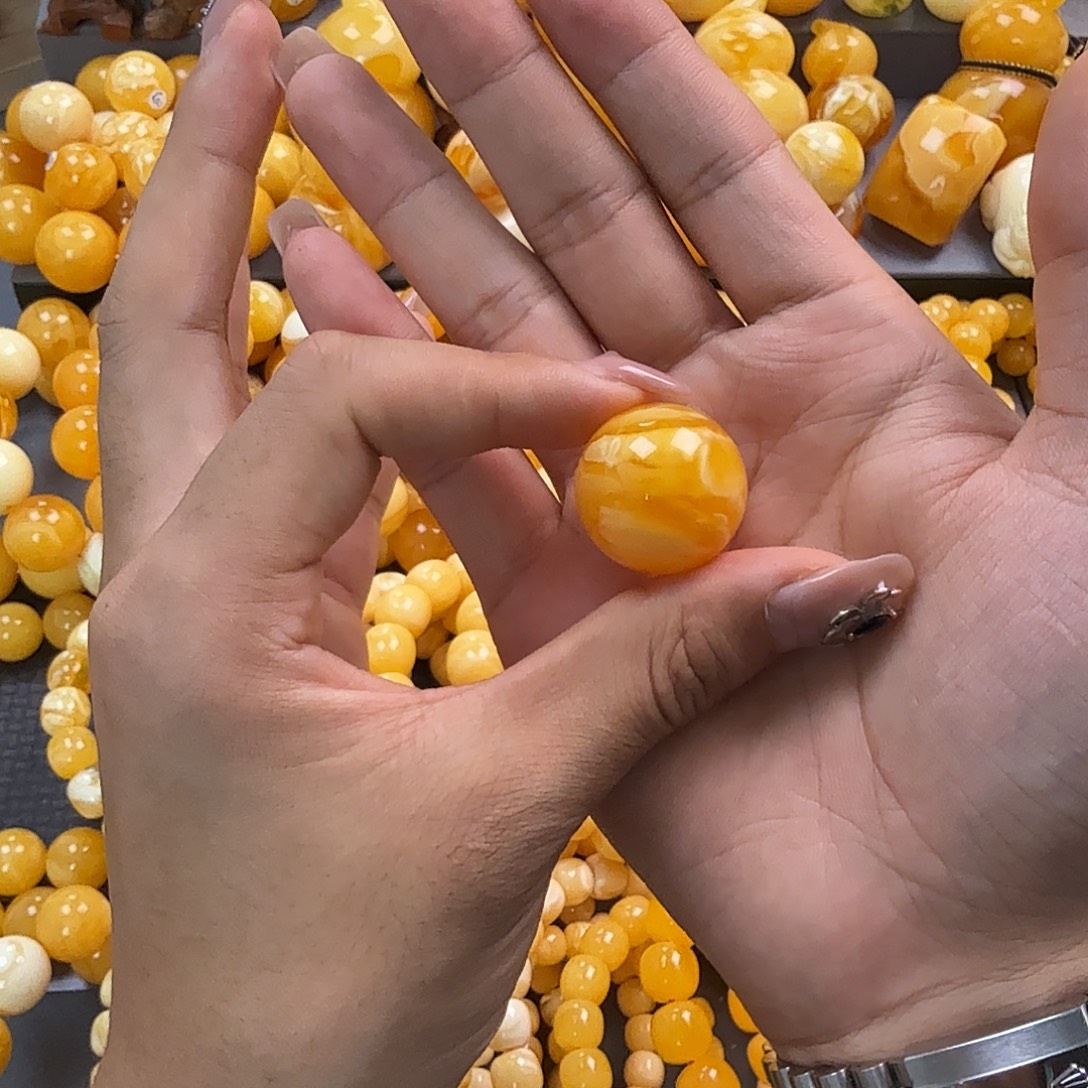 蜜蜡未镶嵌珠宝奇石