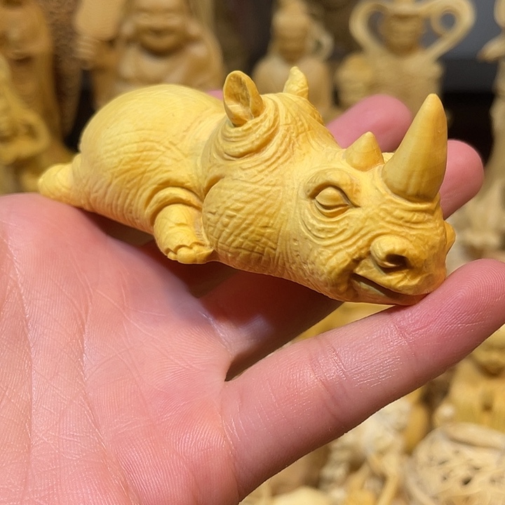 黄杨木小瑕疵犀牛
