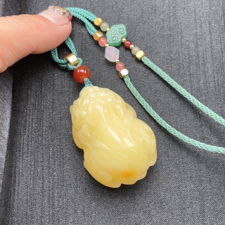 蜜蜡裸石未镶嵌a**酸蜜蜡貔貅吊坠