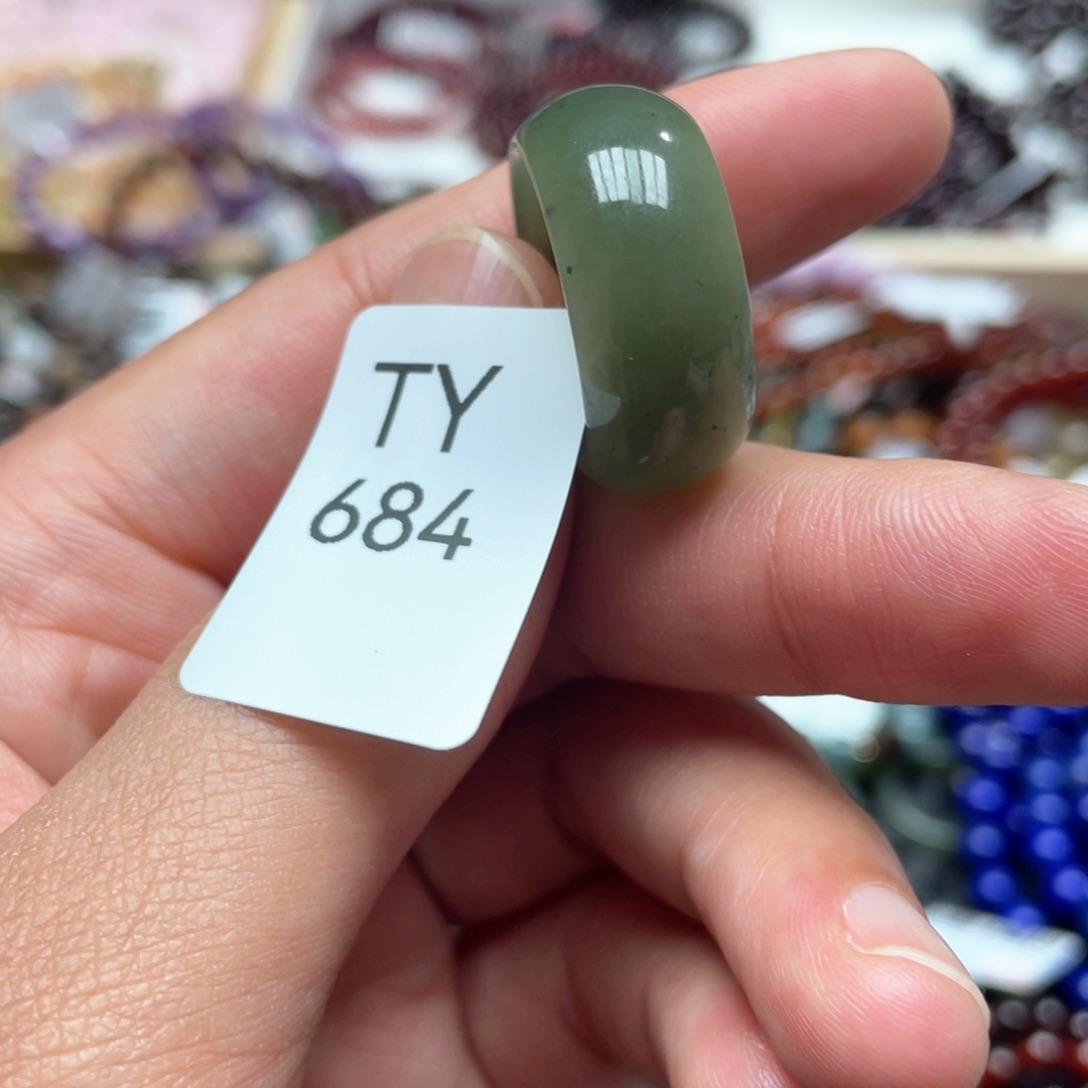 和田玉多样性发一只未镶嵌