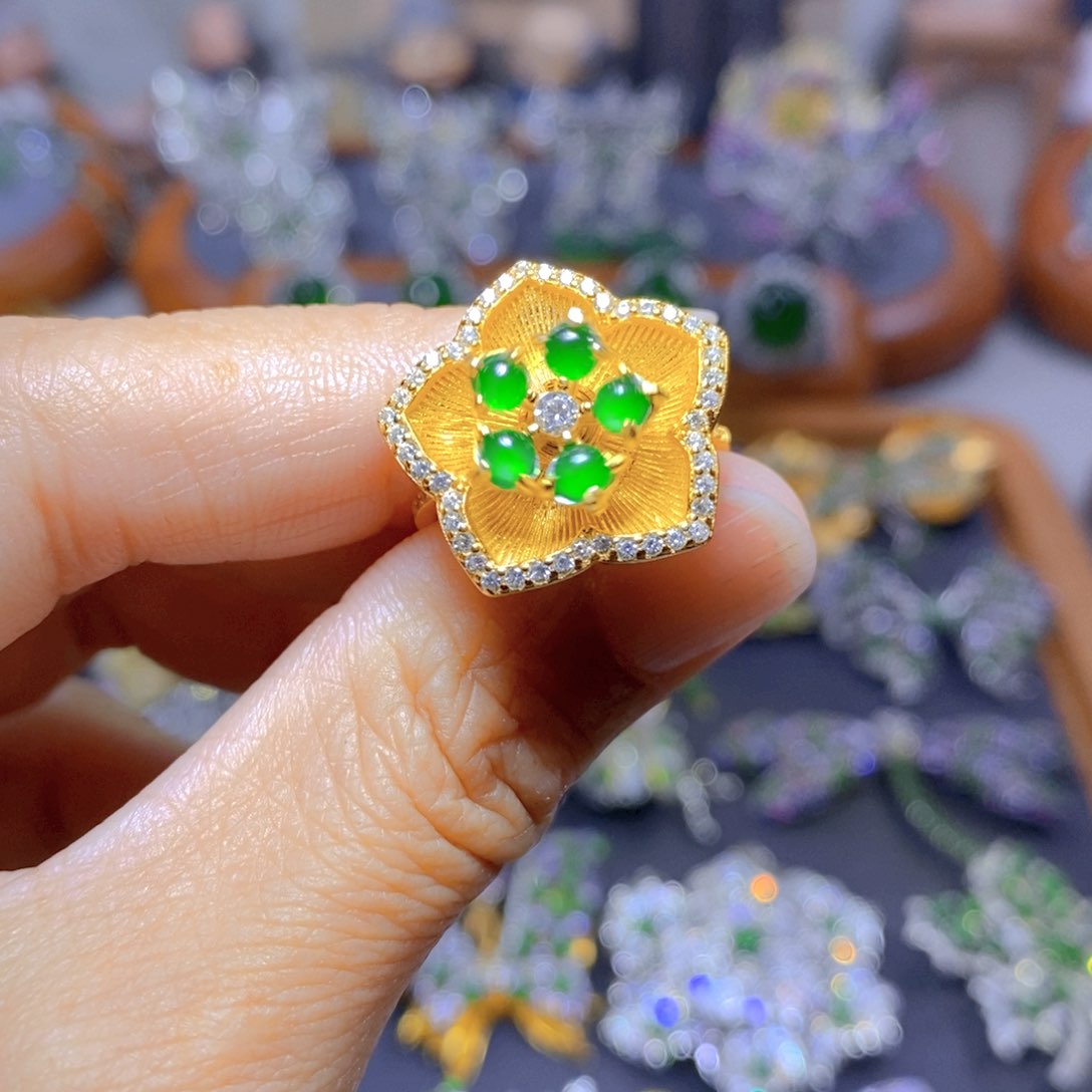 翡翠颈饰银S925镶嵌天然翡翠