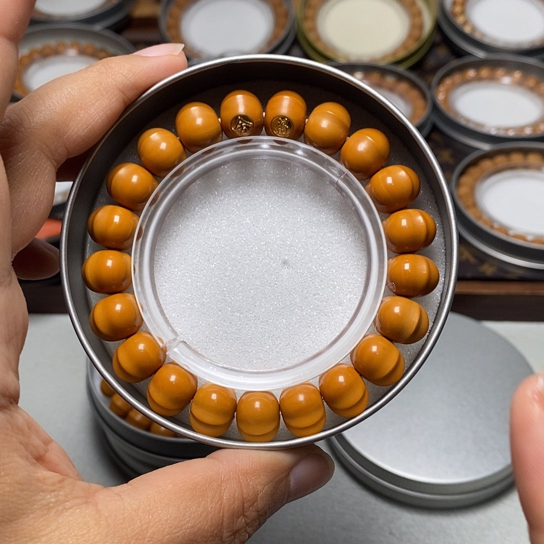 猴头核桃手串75号双标飞碟三花鲨鱼鳍13左右