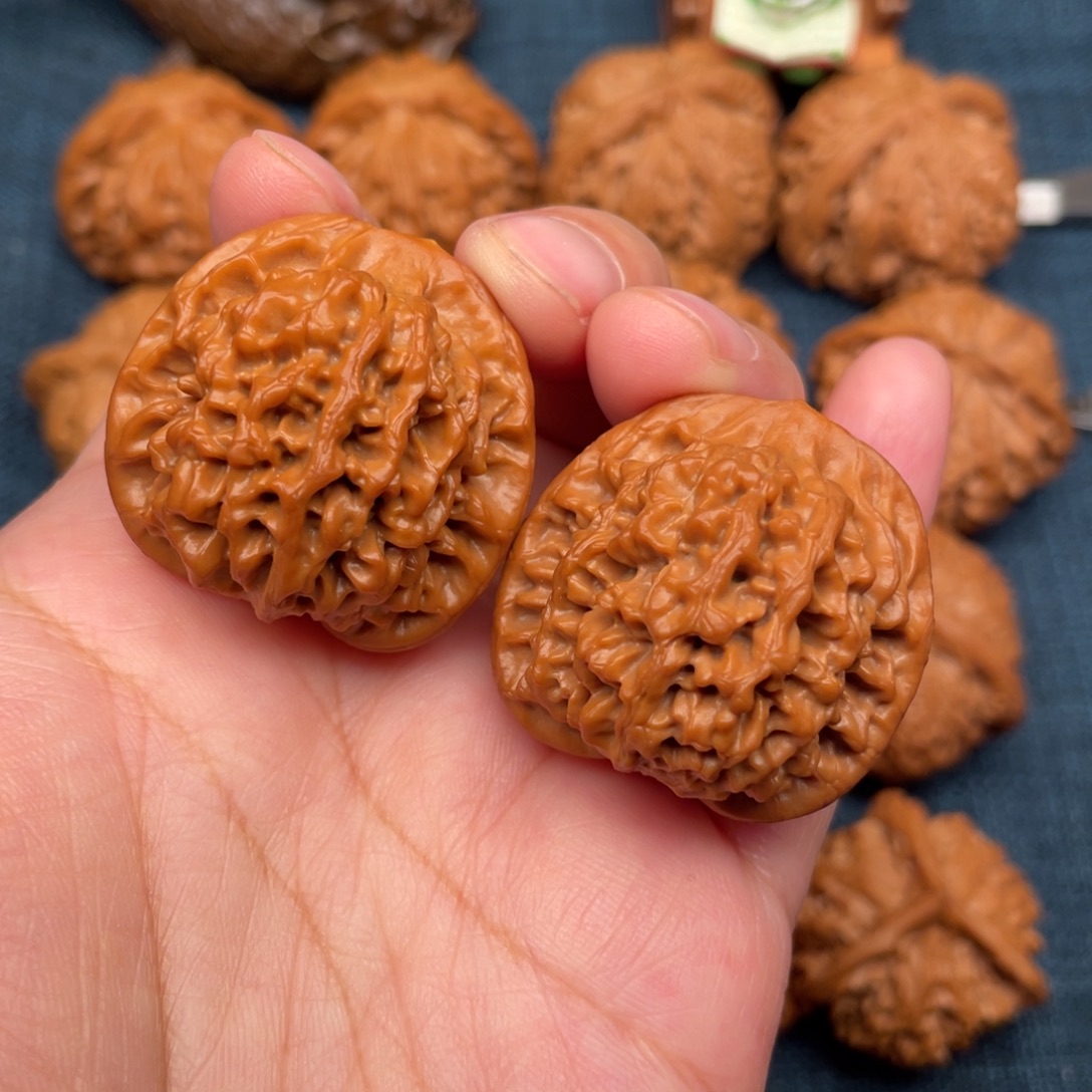 把件文玩核桃34毕业小手捻秦闷全品