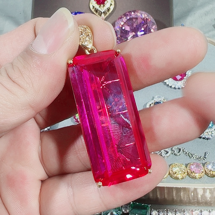 非金属红色满镶嵌吊坠