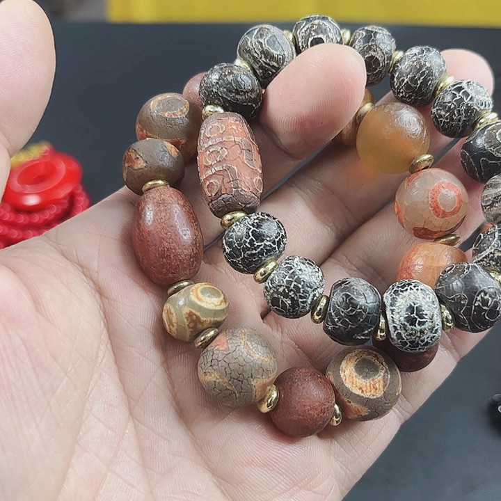 玛瑙手链未镶嵌T39两件藏品