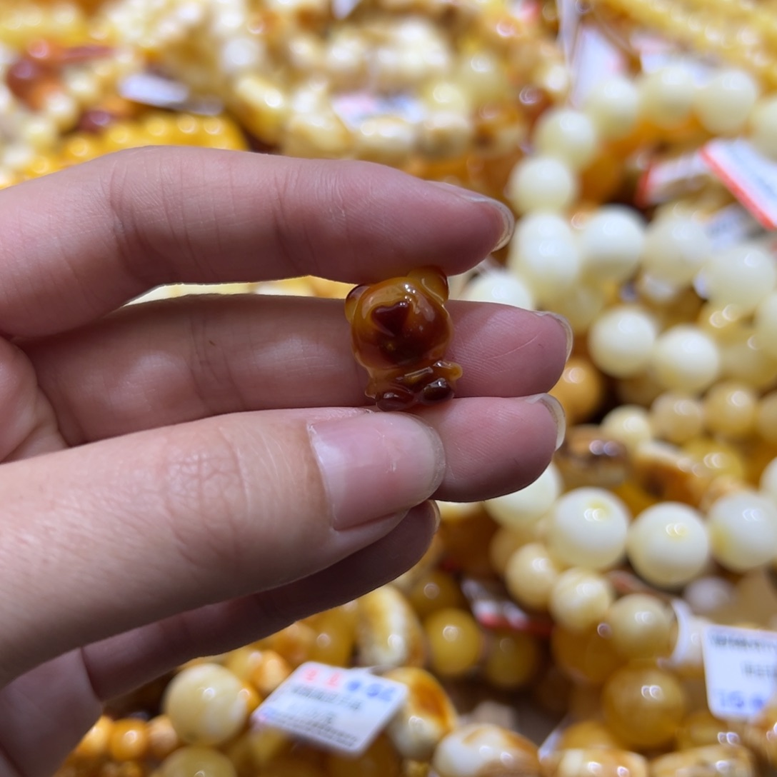 琥珀珠宝奇石未镶嵌