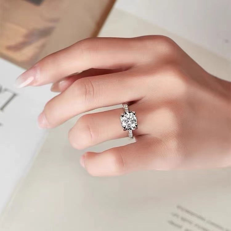 星光璀璨牛头0.5ct戒指