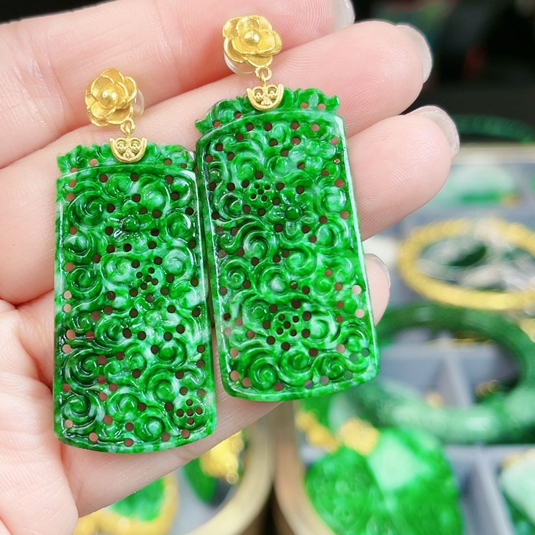 翡翠颈饰18K金镶嵌耳饰