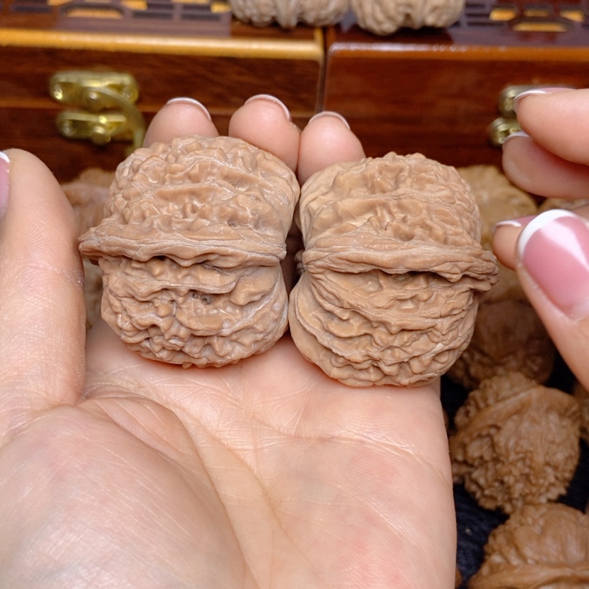 【闪购商品】文玩核桃吊坠魁****雷四座楼45