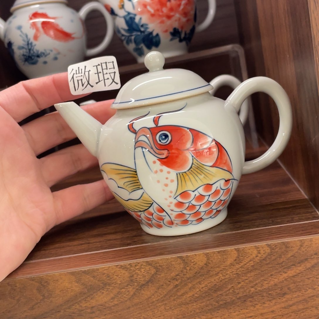 釉下手绘茶具微瑕