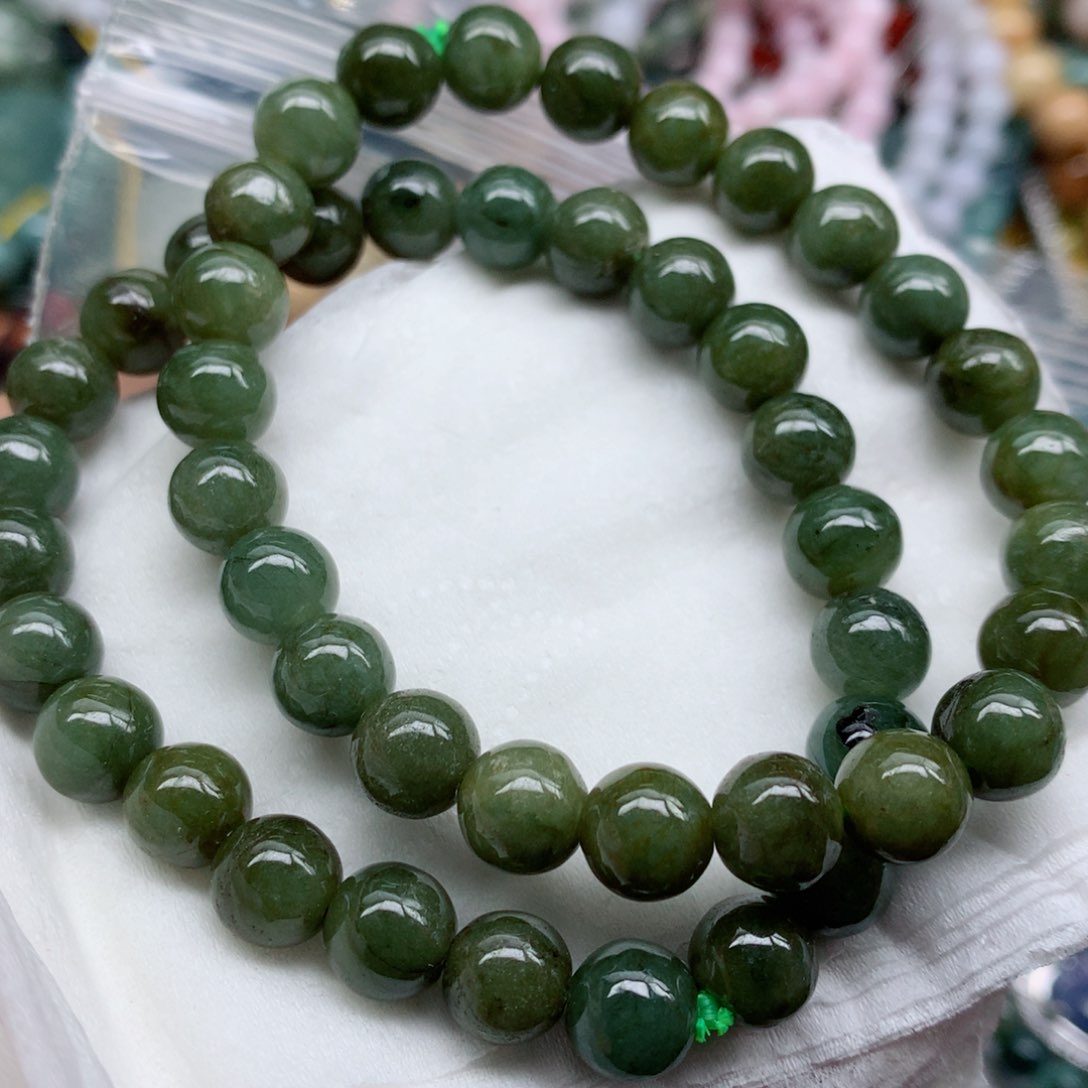 翡翠颈饰未镶嵌吊坠