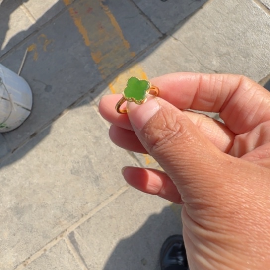 和田玉戒指银S925镶嵌四叶草没黑点