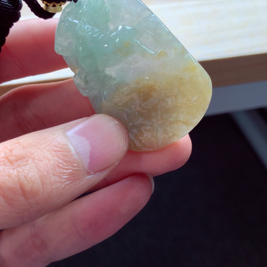 翡翠未镶嵌颈饰吊坠