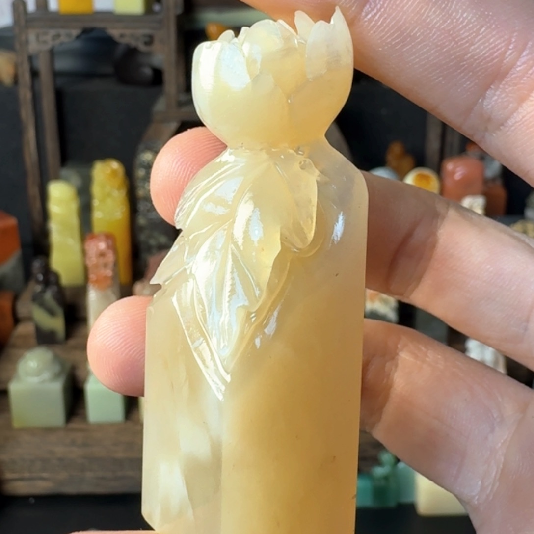 青田石印石老挝石牡丹花