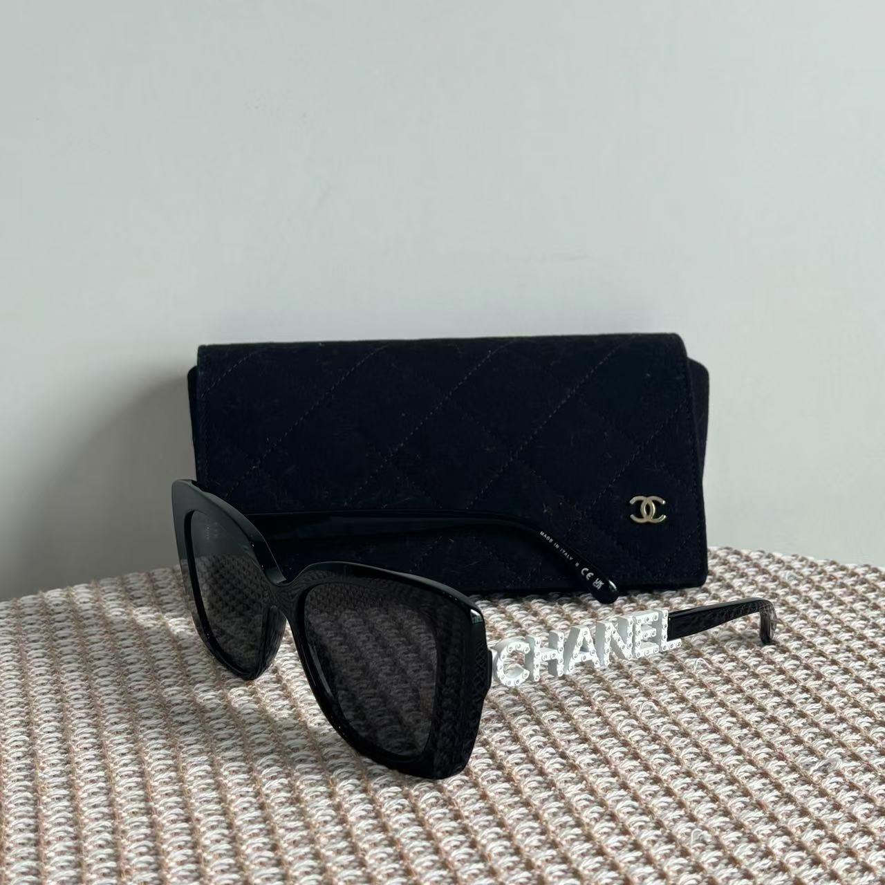 95新 Chanel/香奈儿 白色蝶形镜框黑色水钻墨镜/太阳镜