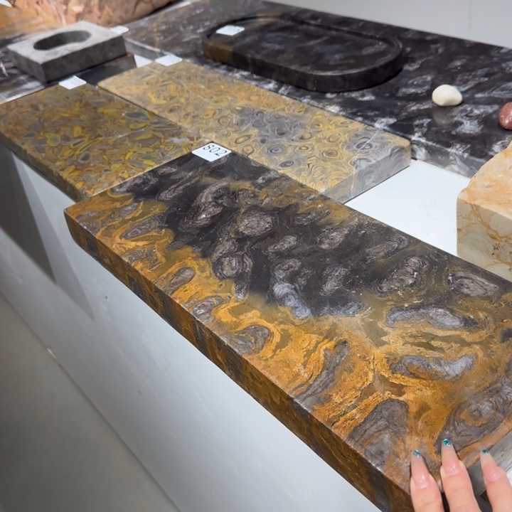 1111111111G*11111111111