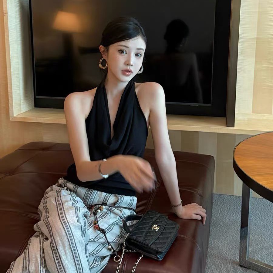2025早秋新款荡领挂脖辣妹弹力V领露背背心