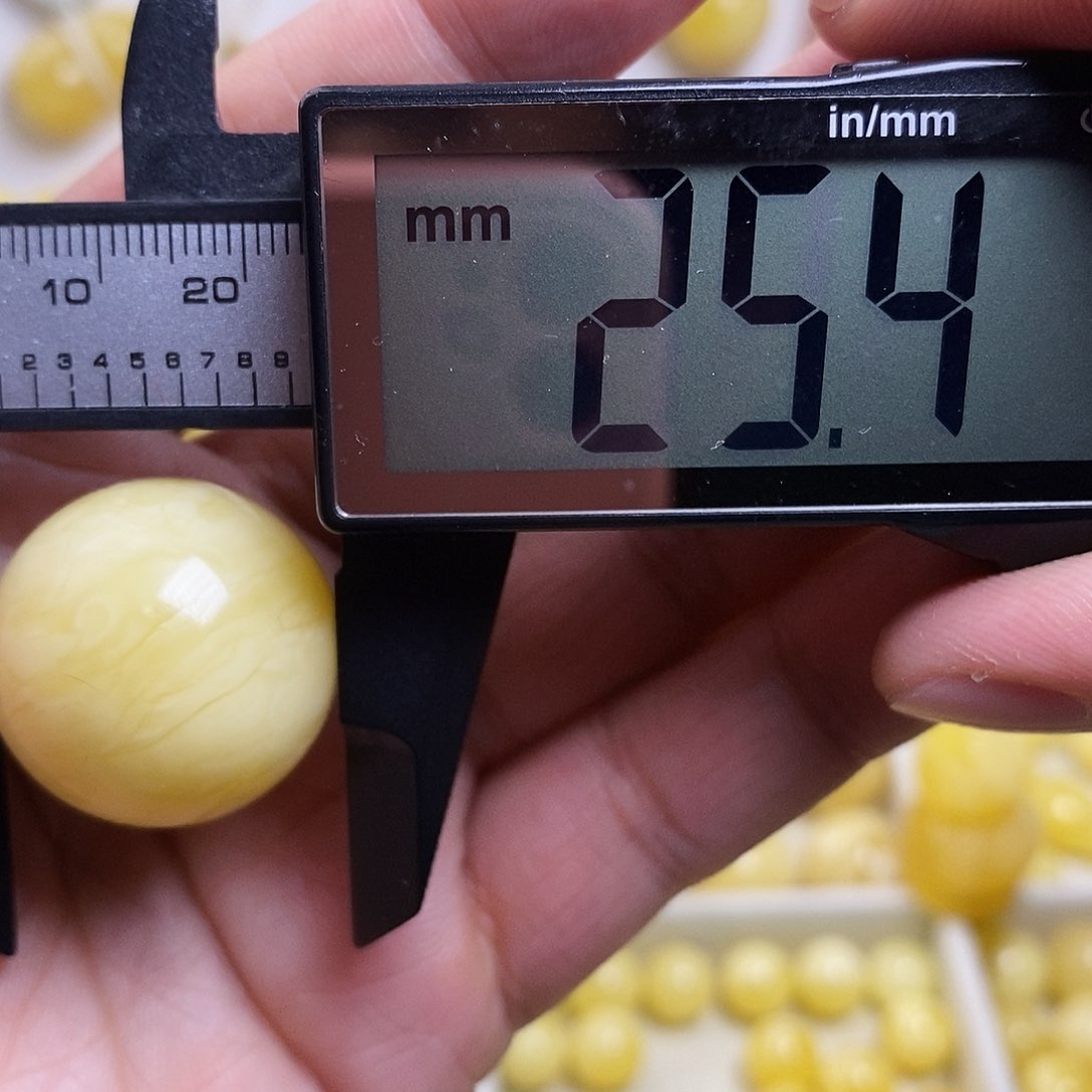 裸石琥珀未镶嵌蜜蜡圆珠