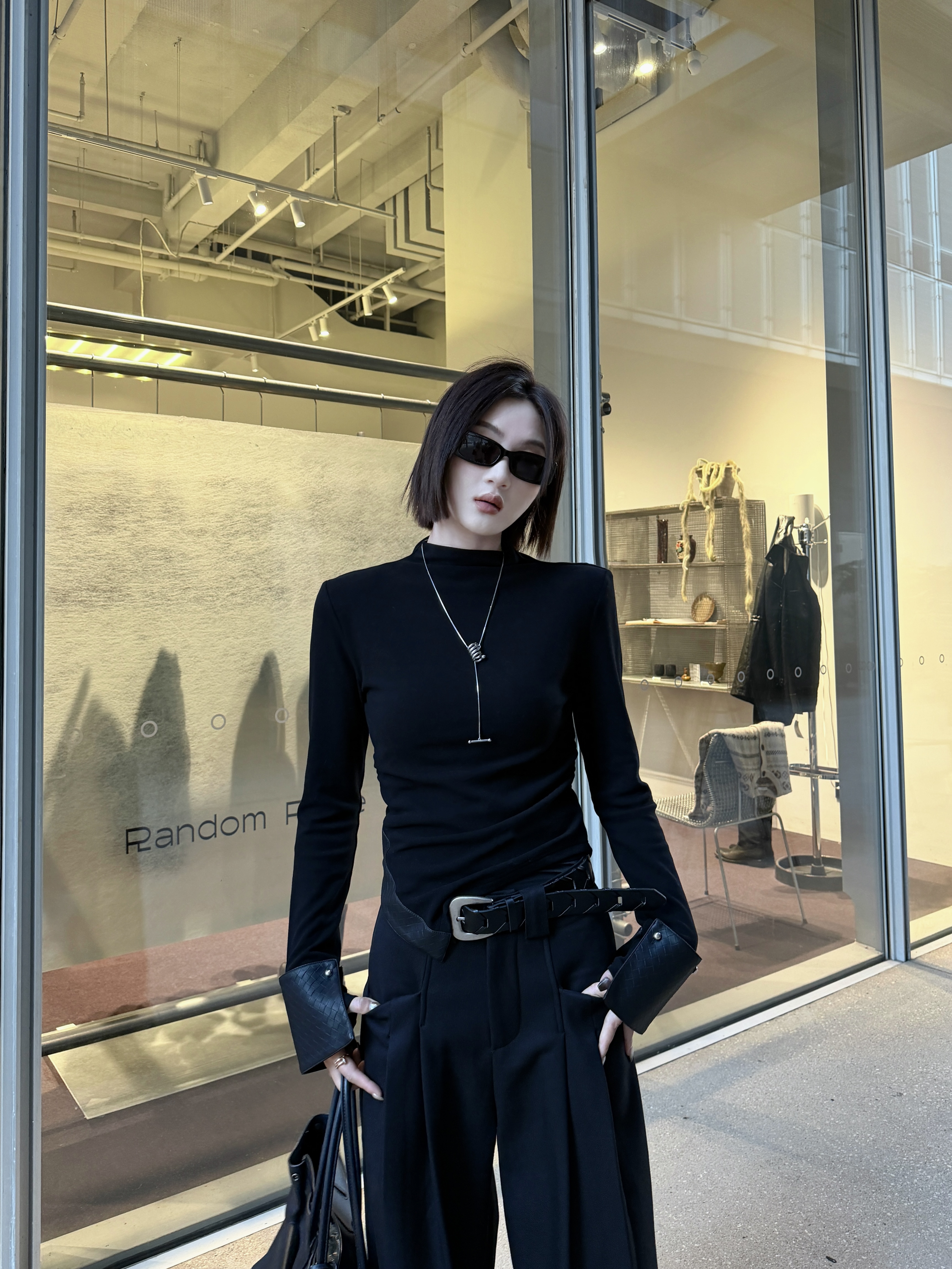 邓蕾婷【脱颖而出】冬季新款加厚拼皮设计感小众显瘦百搭打底上衣