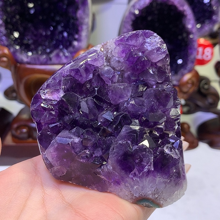 紫晶大型摆件（非配饰）未镶嵌白*鹿蛋