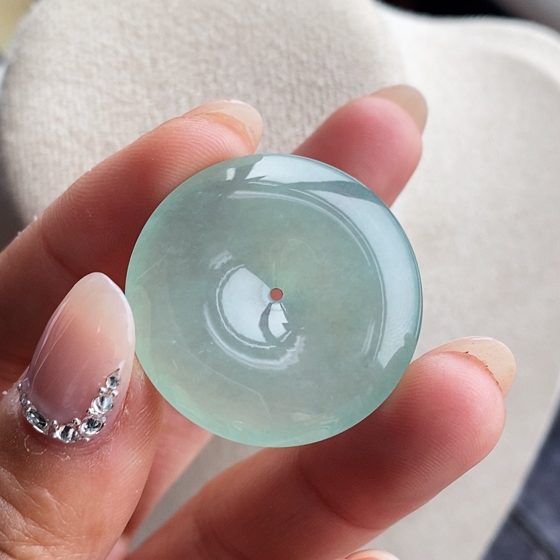 翡翠颈饰未镶嵌翡翠首饰