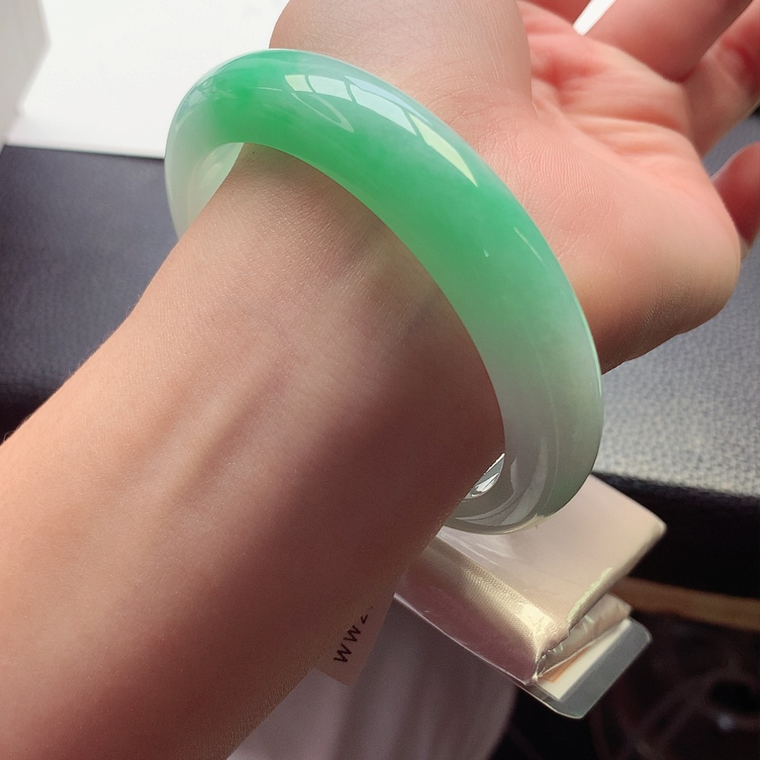 翡翠手镯未镶嵌天然A货翡翠56/57