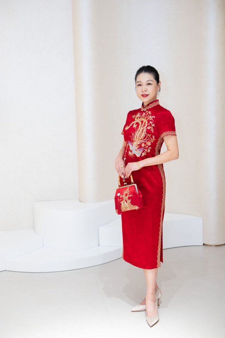 [中国六礼]重工刺绣金凤高级显贵气质喜妈妈喜婆婆婚宴旗袍