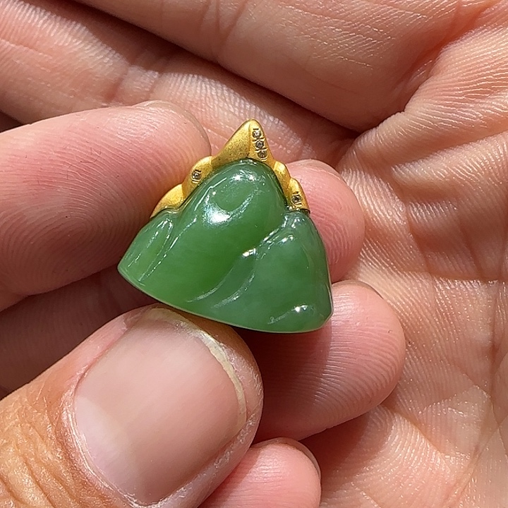 和田玉（碧玉）18K金镶嵌颈饰