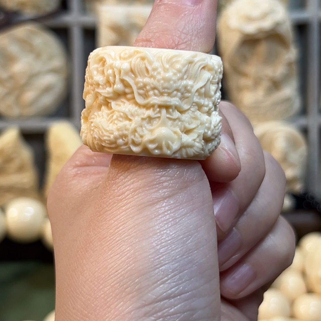 鹿角雕刻九龙扳指21mm