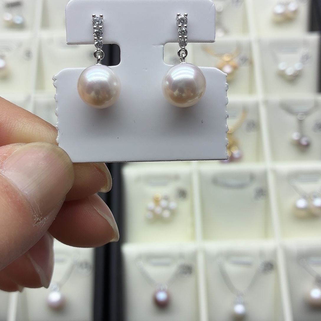 棉***棉925银三钻款，耳饰