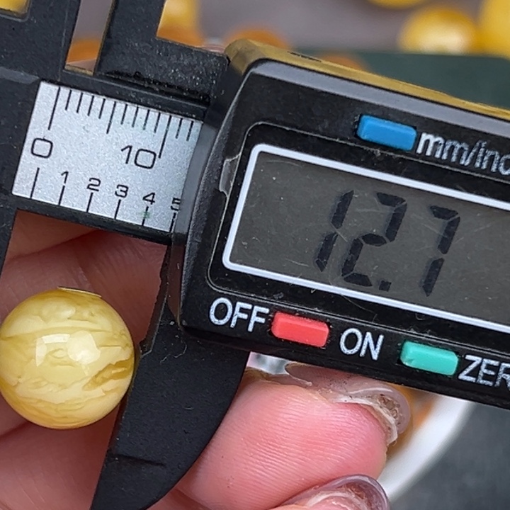 琥珀裸石未镶嵌微瑕1092