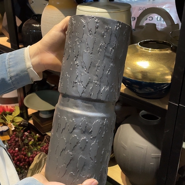 陶瓷花瓶，茶杯茶具。