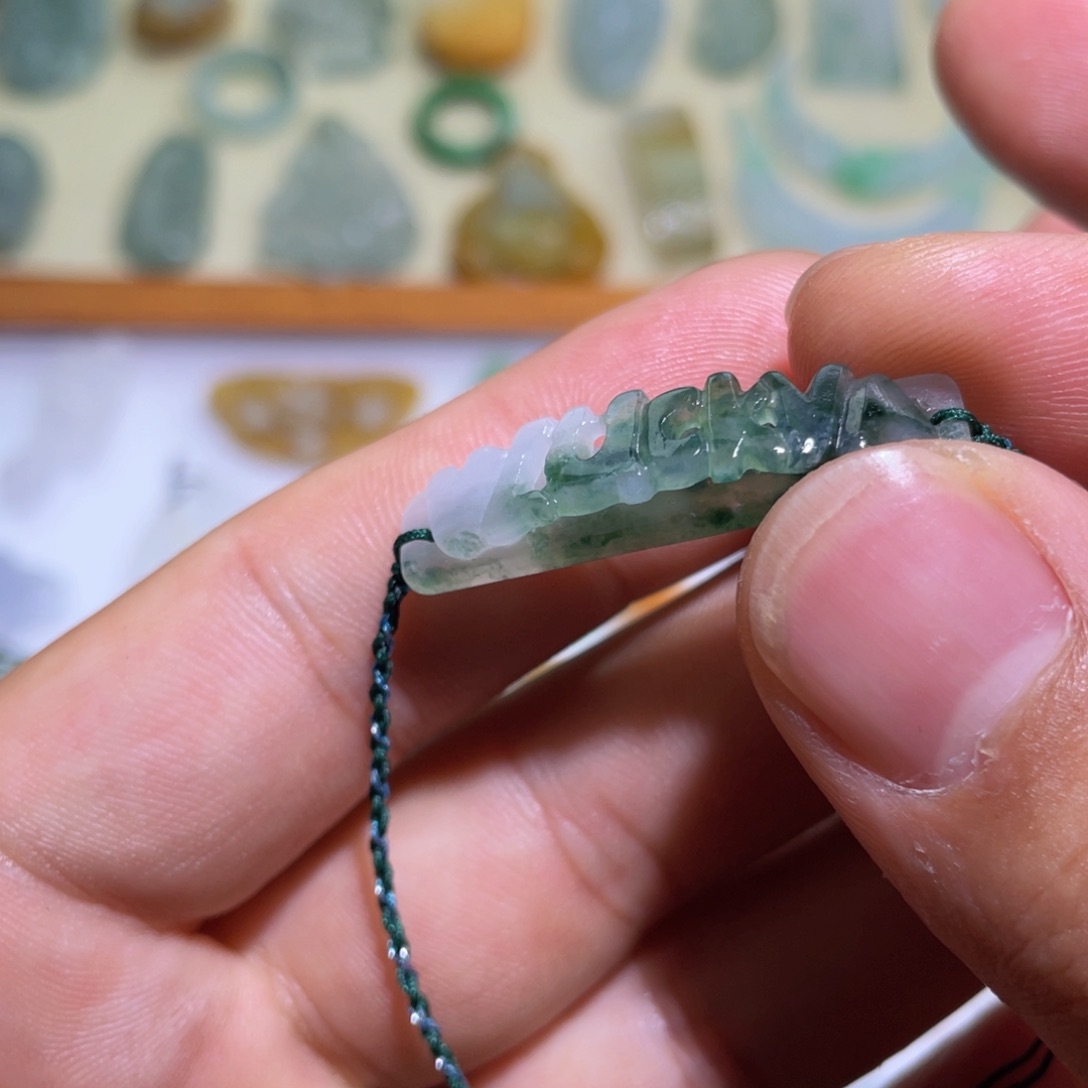 定制翡翠未镶嵌手牌