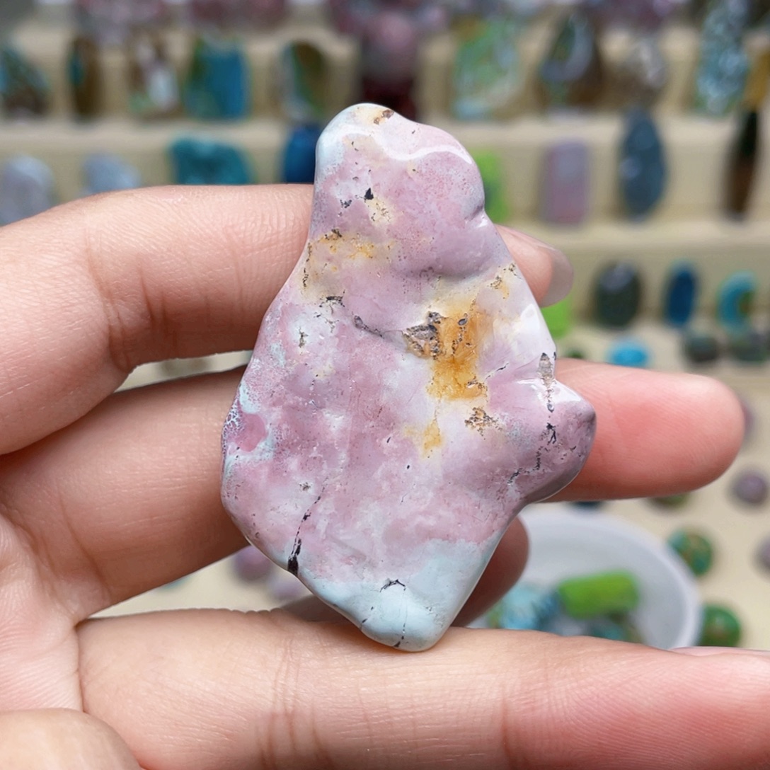 绿松石未镶嵌颈饰