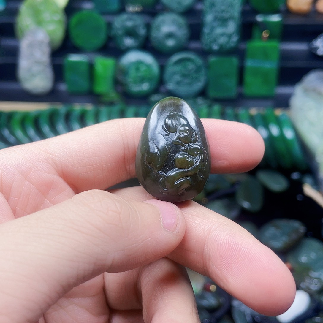 和田玉未镶嵌珠宝奇石