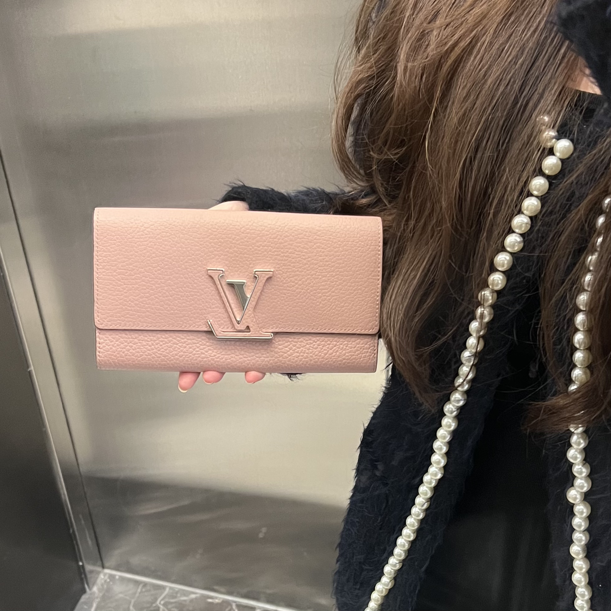 95新 LouisVuitton/路易威登 lv粉色Capucines长款钱包