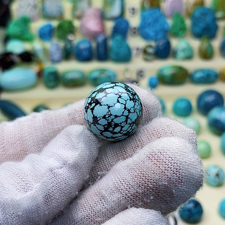 绿松石配饰未镶嵌