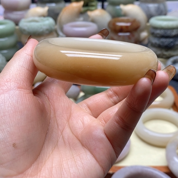 石英岩玉手镯未镶嵌L****G