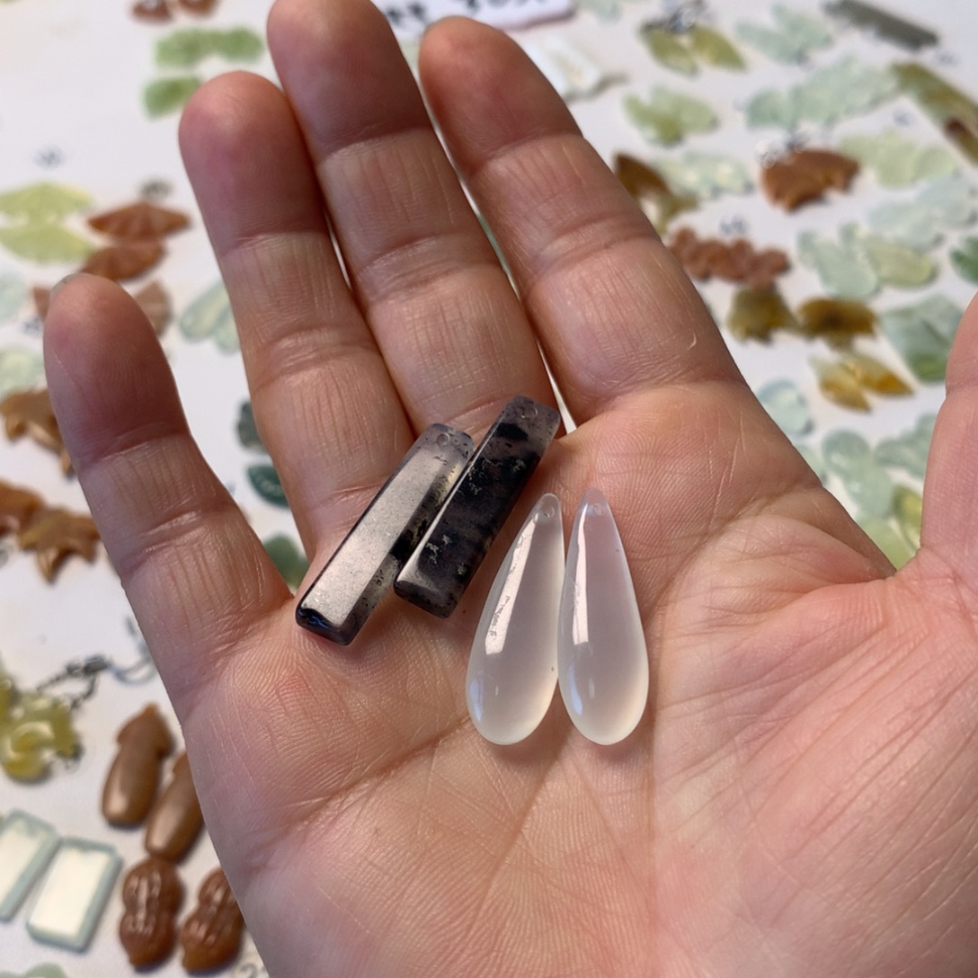 颖***屋蛇纹石玉未镶嵌耳环