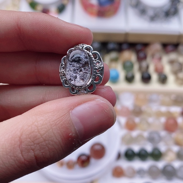 水晶颈饰未镶嵌，