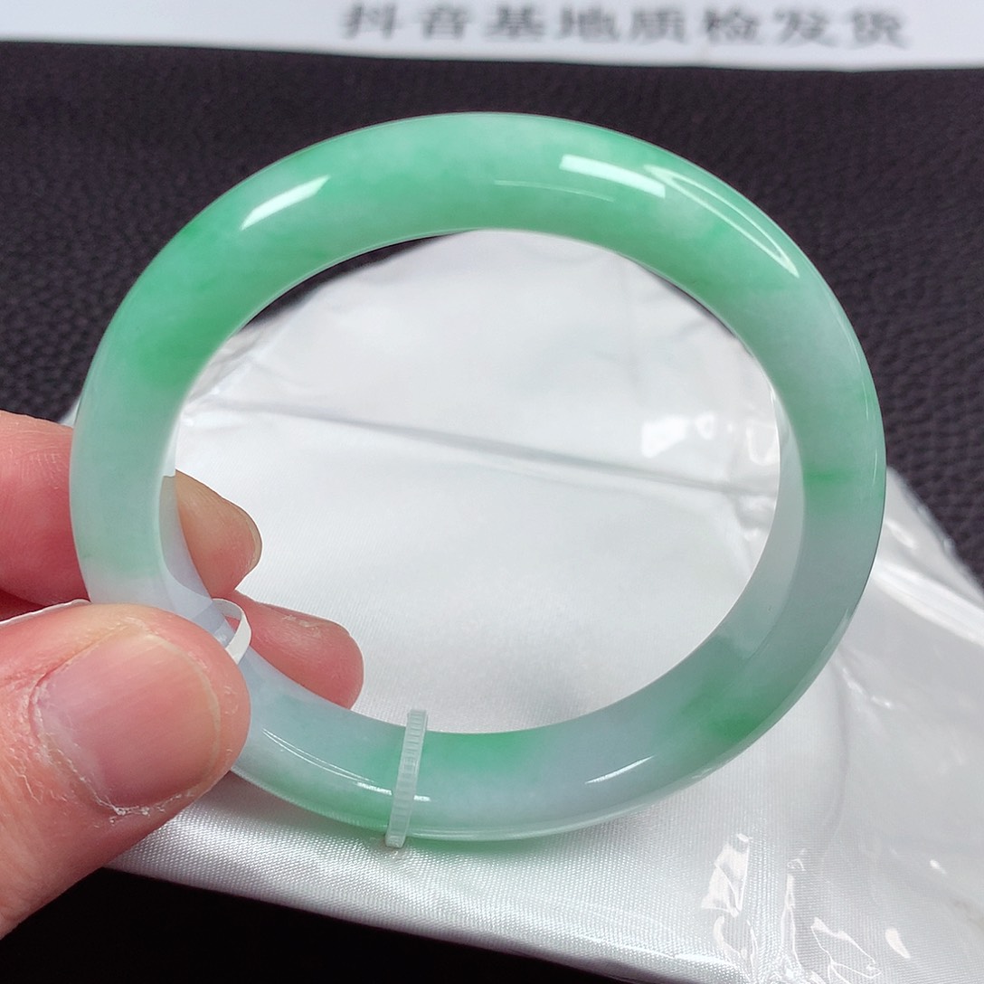 翡翠手镯未镶嵌.*.天然翡翠手镯