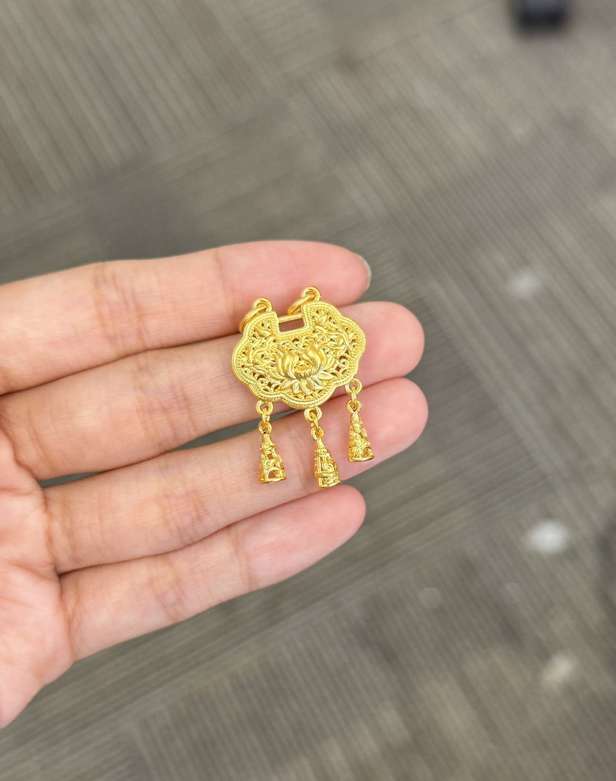足金999  三许愿塔锁包吊坠